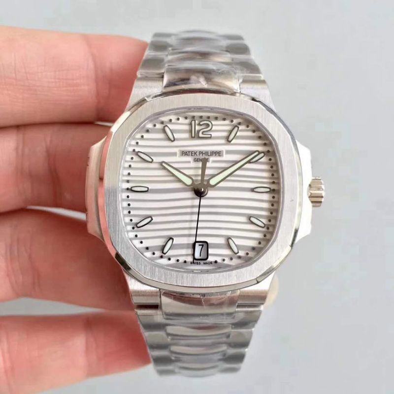 PATEK PHILIPPE 百達翡麗 Nautilus系列 5711/1a-010